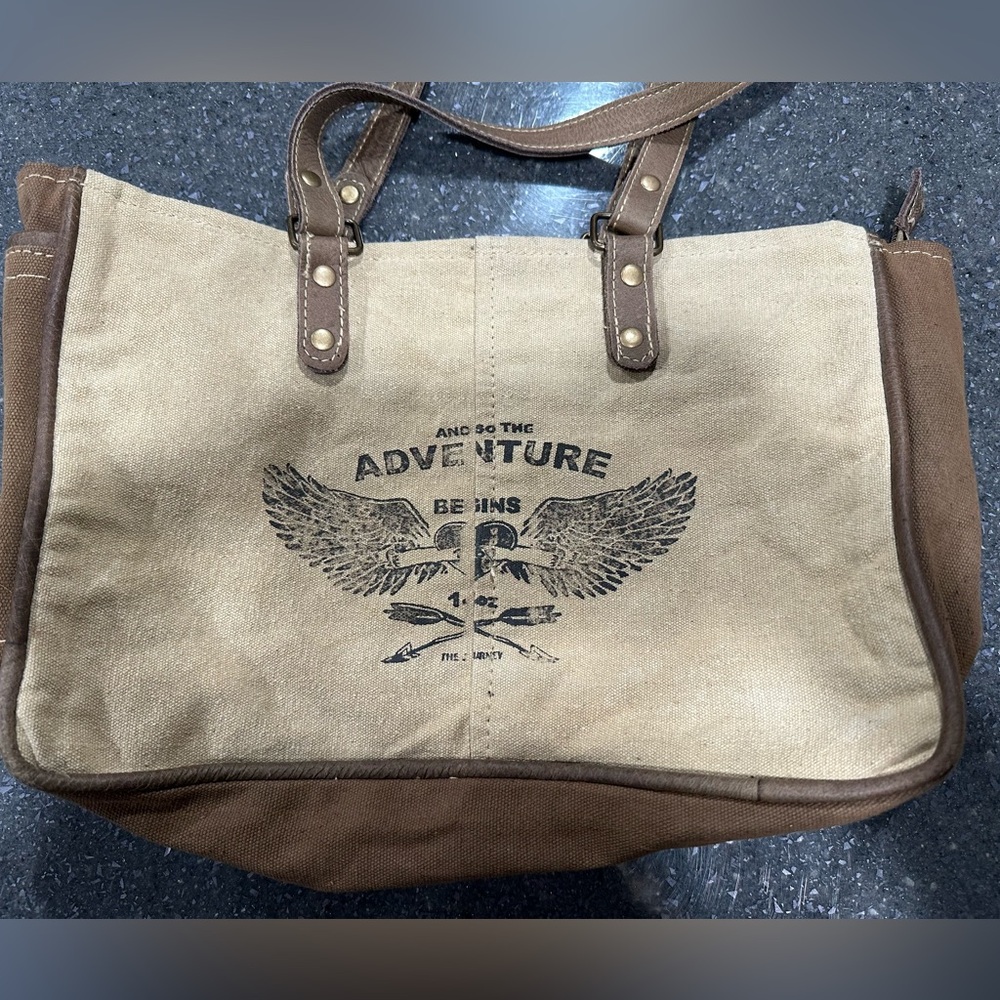 Laptop style bag